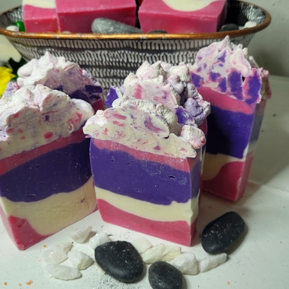 Lily of Valley scented 2 large handmade soap bars - Picture 11 of 12